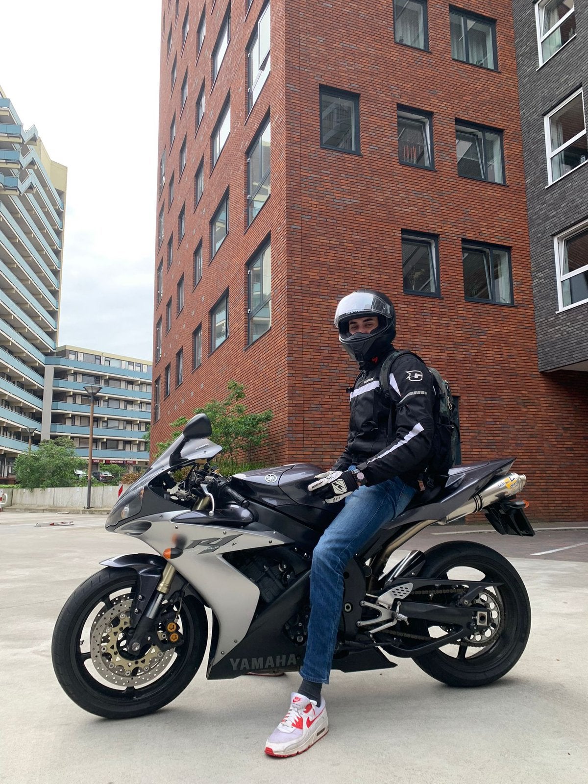 Yamaha YZF-R1 – 2004 – 61.589 km – LeoVince SBK, Particulier, Super Sport