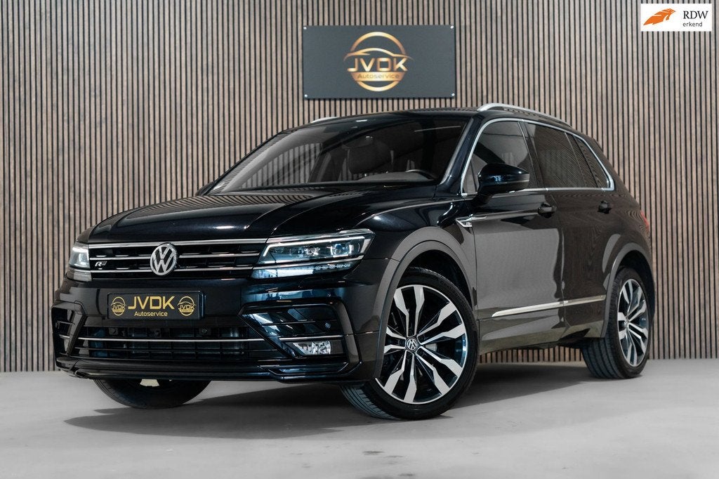 Volkswagen Tiguan 2.0 TSI 4Motion DSG R-Line Pano Navi Camer, Auto's, 4 cilinders, 1984 cc, 2500 kg, Zwart