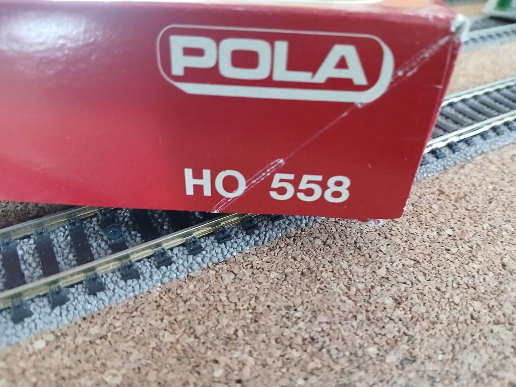 Pola HO 558 gebouw met doos, Hobby en Vrije tijd, Ophalen of Verzenden, Gelijkstroom of Wisselstroom, Brug, Tunnel of Gebouw, Overige merken