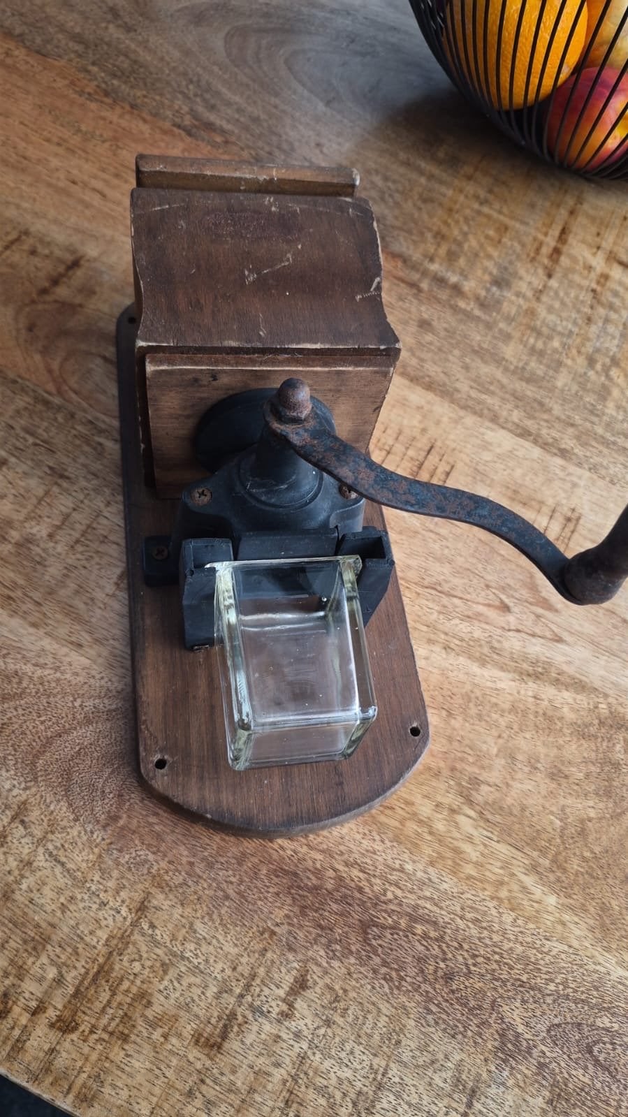 Antieke houten koffiemolen met glazen opvangbak, Antiek en Kunst, Antiek | Keukenbenodigdheden, Ophalen of Verzenden