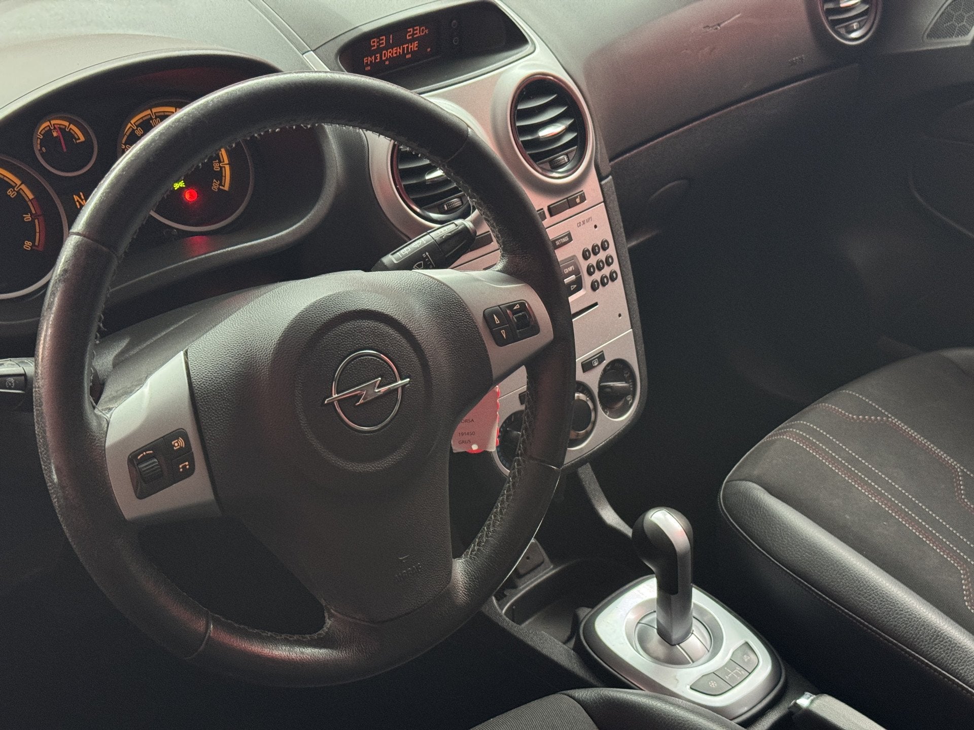 Opel Corsa 1.2-16V Cosmo | Automaat | Stoelverwarming | Airc, Auto's, Euro 5, Gebruikt, 4 cilinders, 49 €/maand
