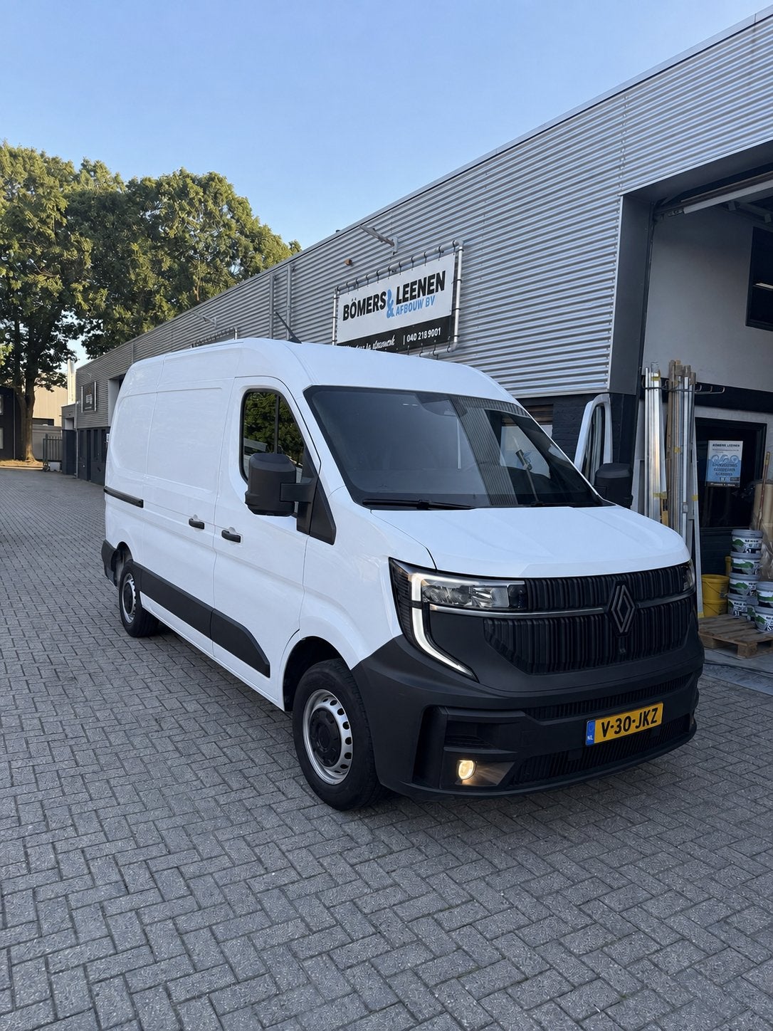 Renault Master GB Blue dCi 130pk L2h2 T35 2024 Wit, Auto's, 4 cilinders, Renault, Wit, Origineel Nederlands
