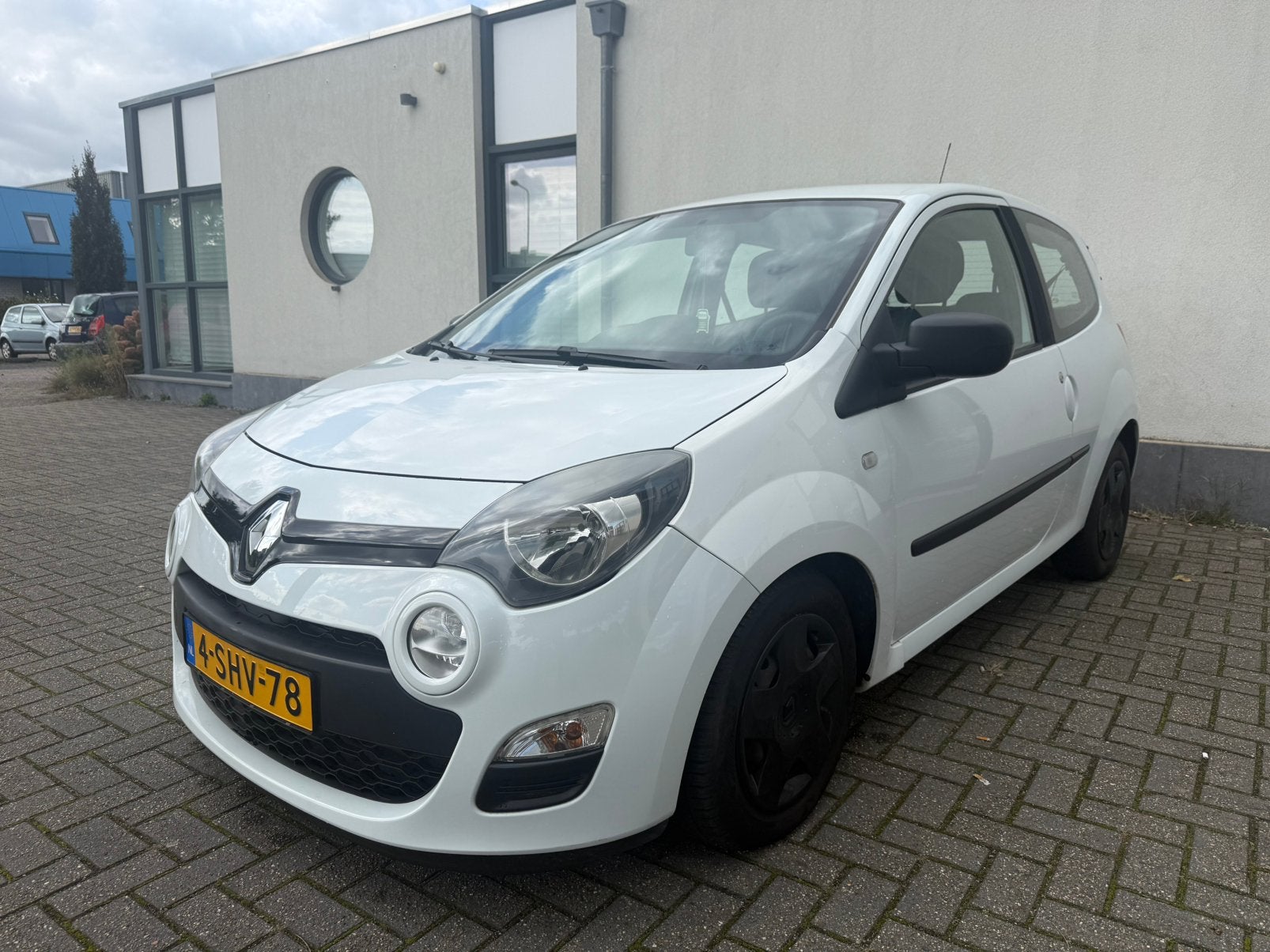 Renault Twingo 1.2 16V 2013 Wit Airco/Bluetooth/Apk!, Voorwielaandrijving, 839 kg, 74 pk, Zwart