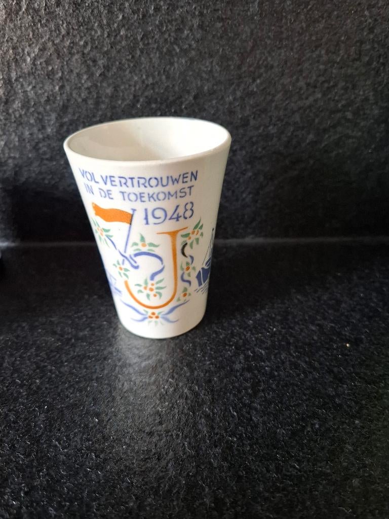 Wilhelmina beker 1948, Ophalen of Verzenden, Gebruikt, Nederland, Servies