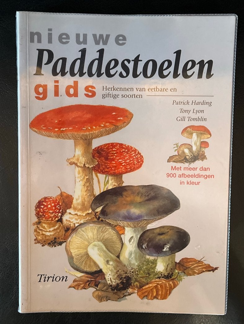 Nieuwe Paddestoelengids: Eetbare en giftige soorten, Ophalen of Verzenden, Zo goed als nieuw, Overige onderwerpen