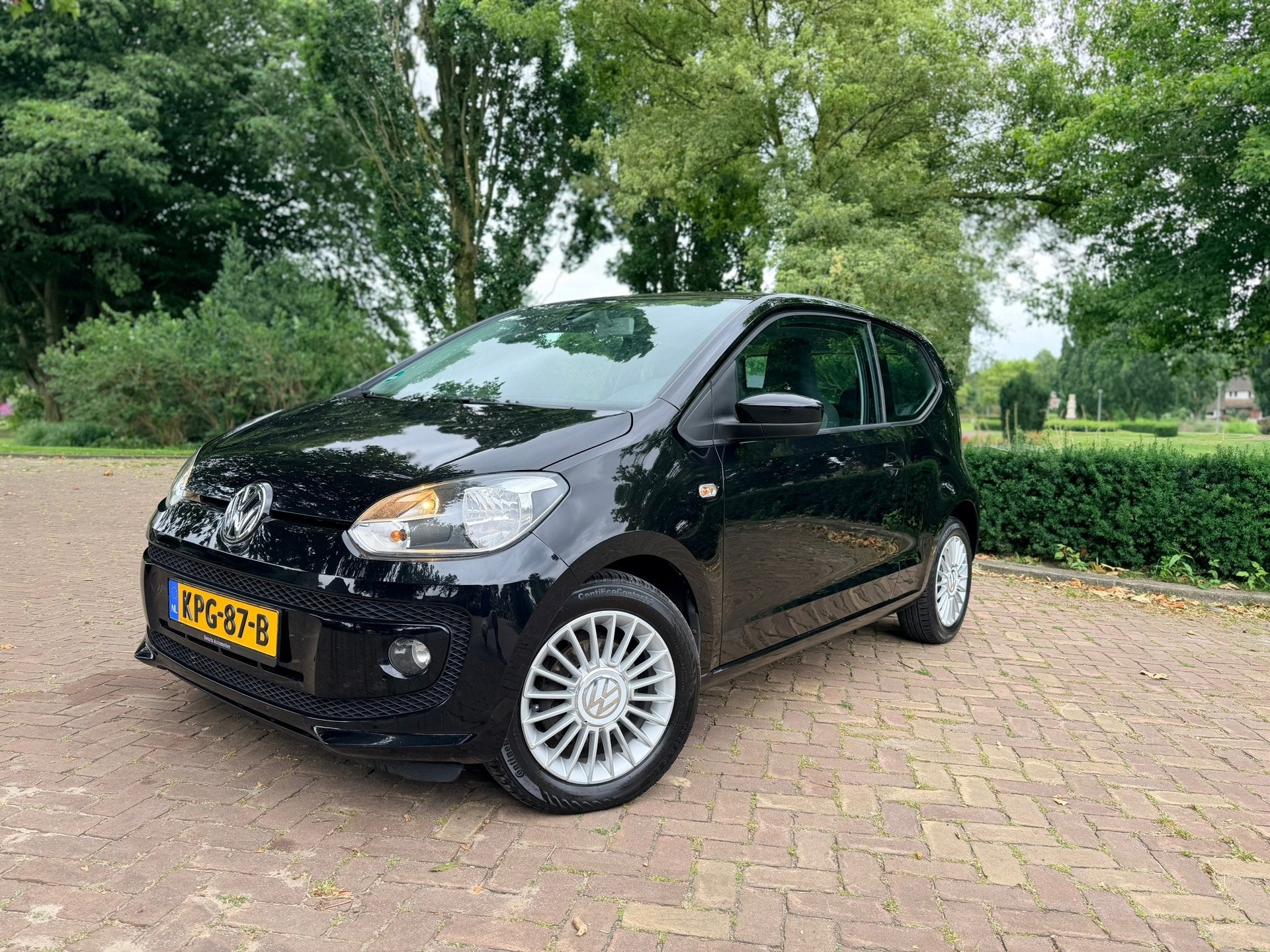 Volkswagen Up! 1.0 high up! | Sportieve uitvoering | PDC | A, Voorwielaandrijving, Euro 5, Stof, Gebruikt