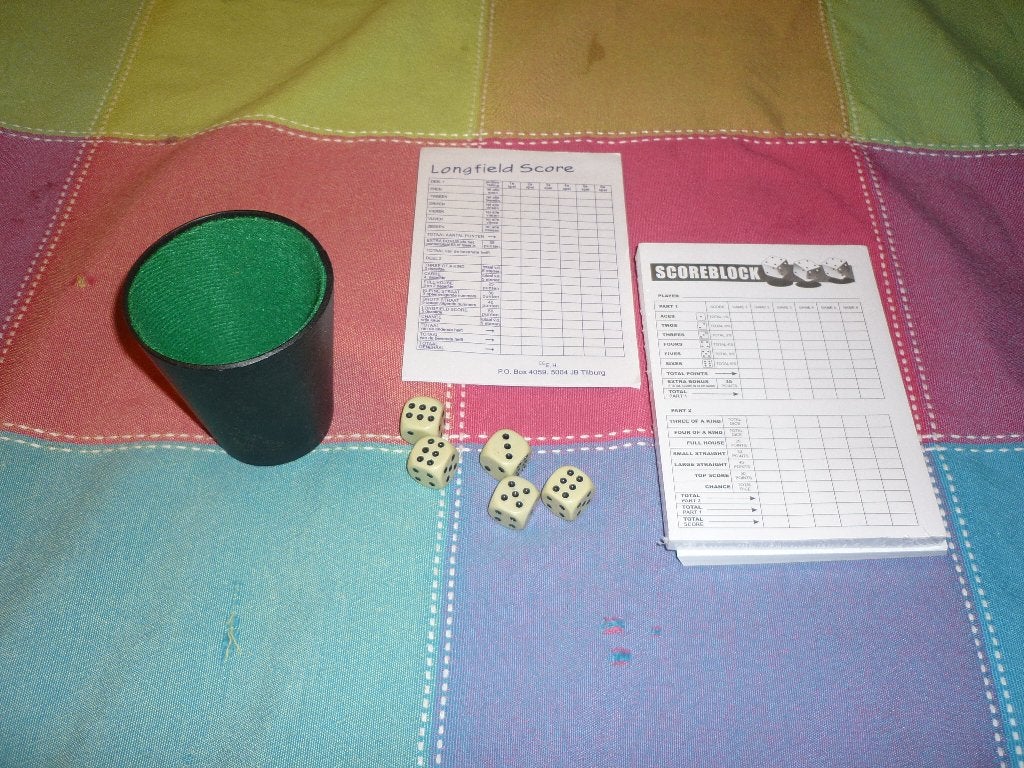 YATHZEE spel voor jong en oud is niet compleet zonder bak, Ophalen of Verzenden, Gebruikt