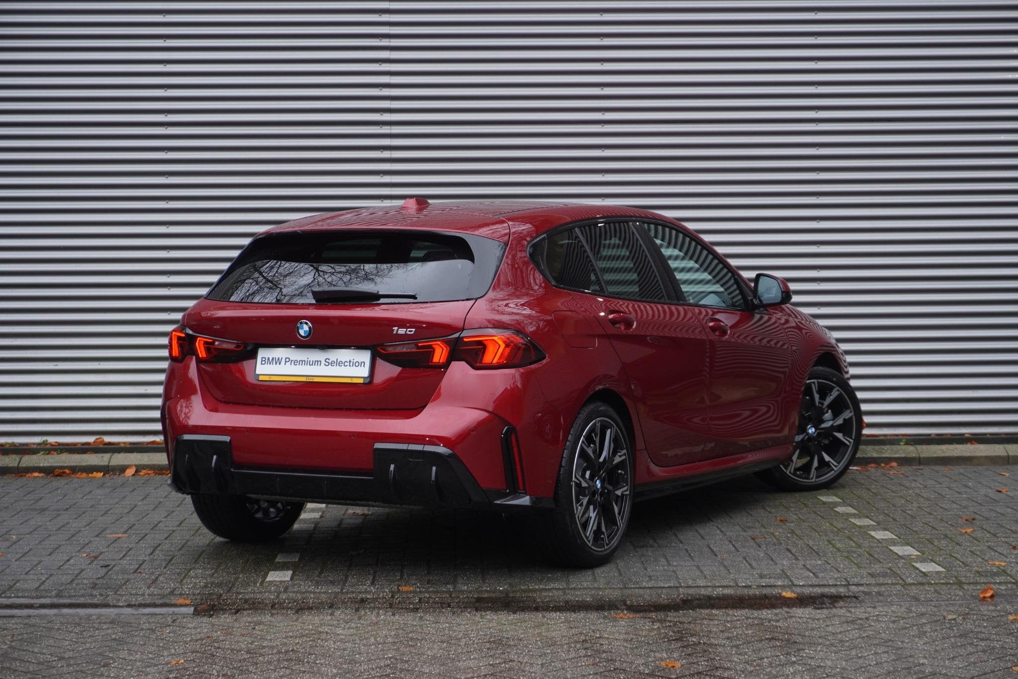 BMW 1 Serie 120 M Sportpakket | Premium Pack | 19 inch LM M, Auto's, Stof, Met garantie (alle), Origineel Nederlands, Bedrijf