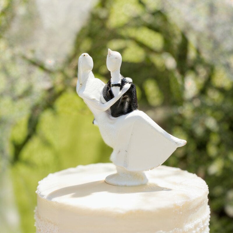 Bruidstaart topper Bruidegom draagt Bruid, Versiering, Nieuw, Ophalen of Verzenden, Struikheide 64, 3069lj, rotterdam