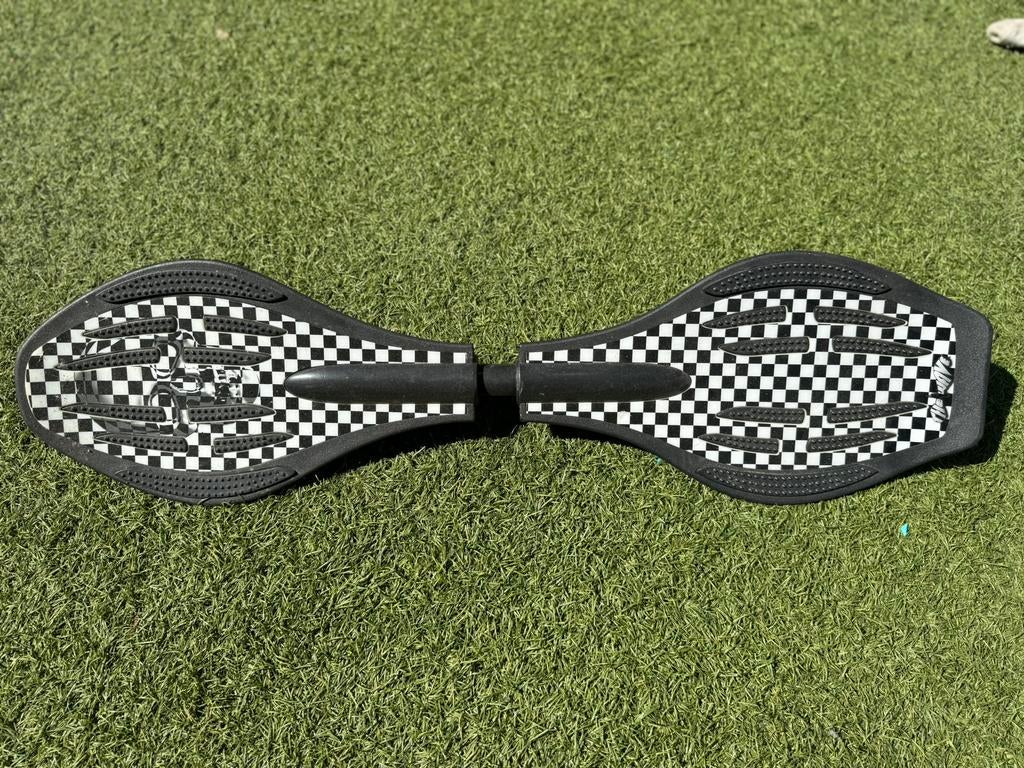 Streetsurfing waveboard zwart wit, Ophalen, Zo goed als nieuw