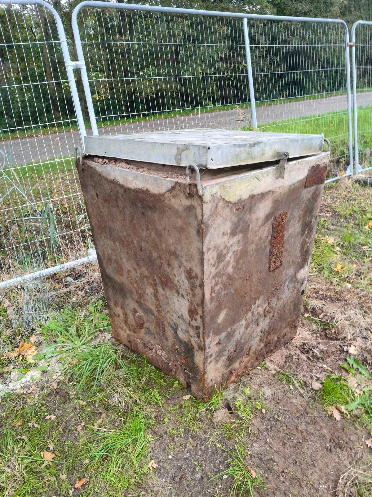 Robuuste waterput met kraanaansluiting, Ophalen, Gebruikt