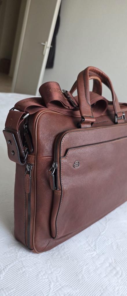 Piquadro 14” black square laptop bag / tas brown / mahogany, Computers en Software, Laptoptassen, Bruin, Verzenden, Aktetas, Zo goed als nieuw