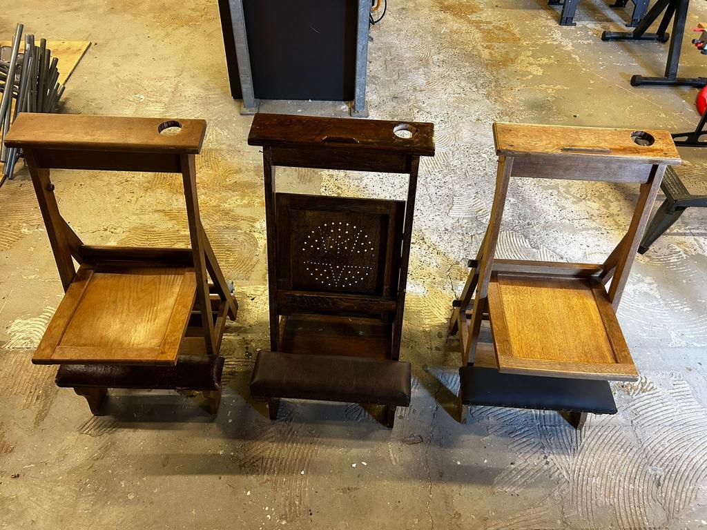 3 Bidstoelen gebruik met carnaval, Ophalen