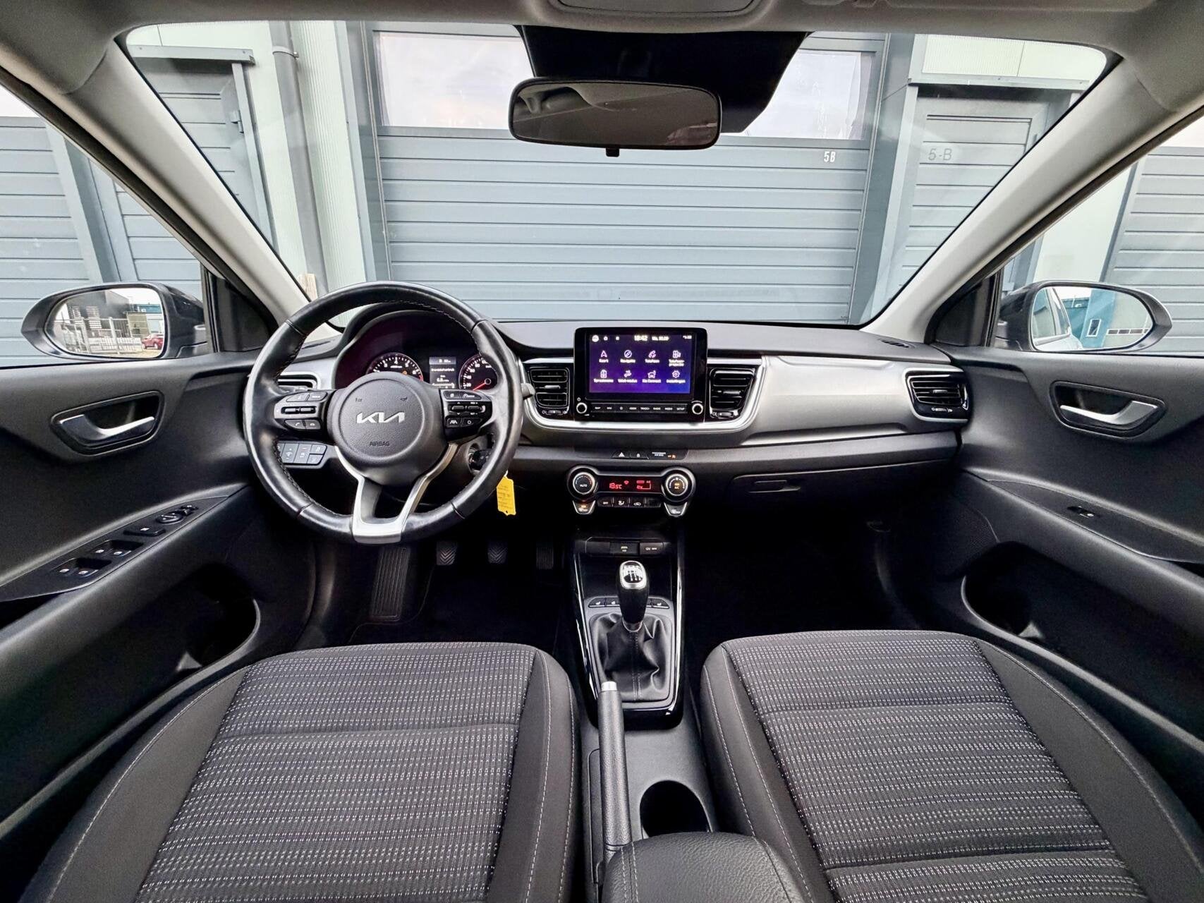 Kia Stonic 1.0 T-GDi MHEV DynamicLine | LAGE KM | 2023 | Hog, Auto's, Voorwielaandrijving, Dealer onderhouden, Gebruikt, 1095 kg