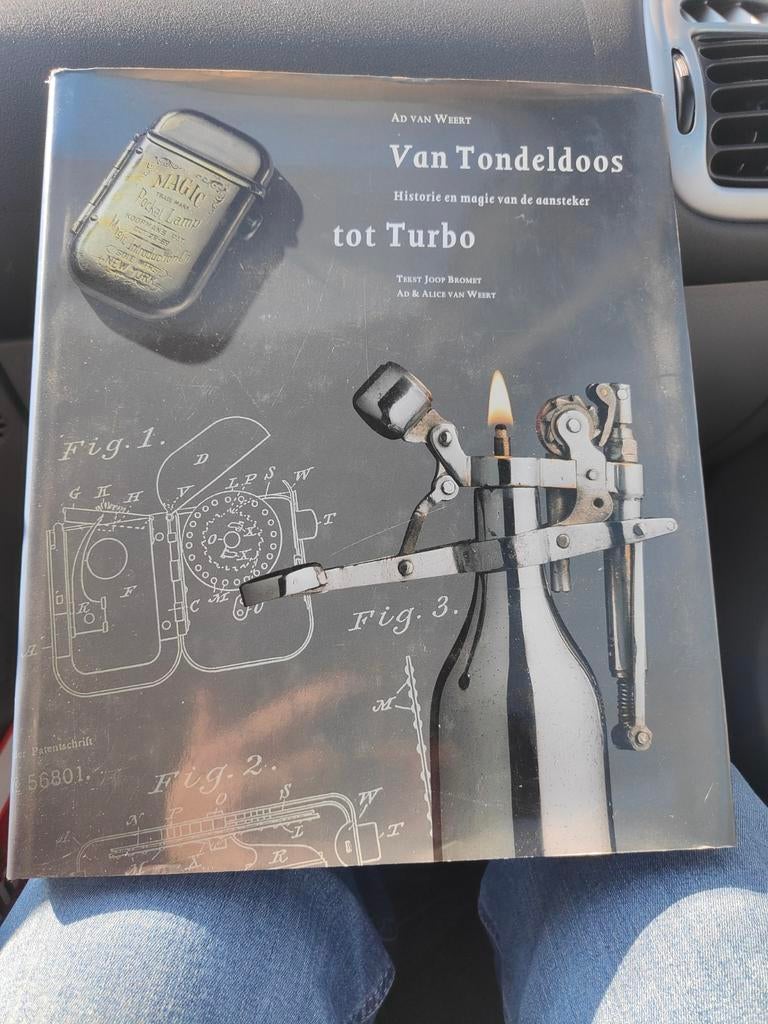Van Tondeldoos tot Turbo: Historie van de aansteker, Ophalen of Verzenden, Zo goed als nieuw