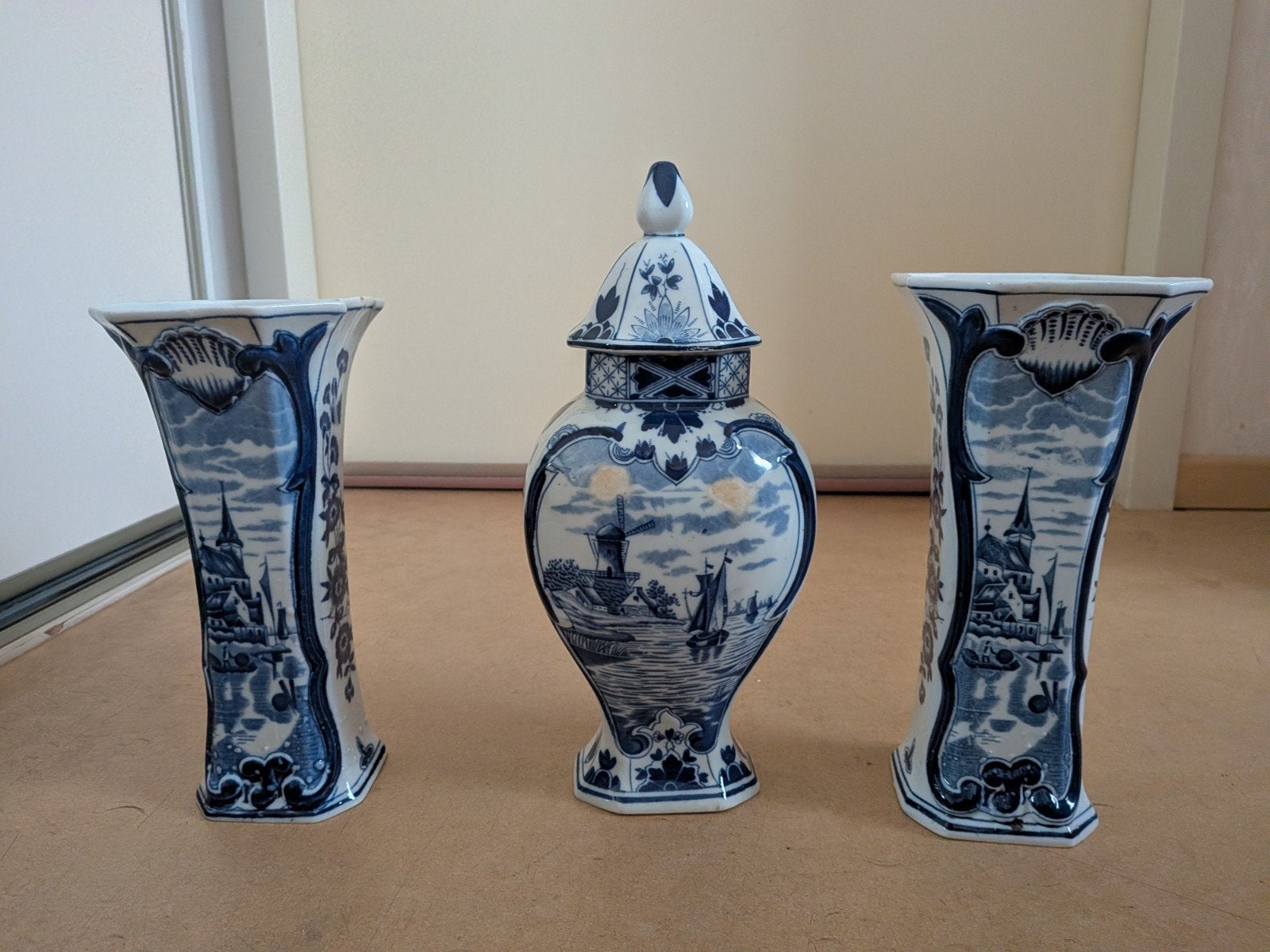 3 delig Delfts blauw kaststel, Ophalen