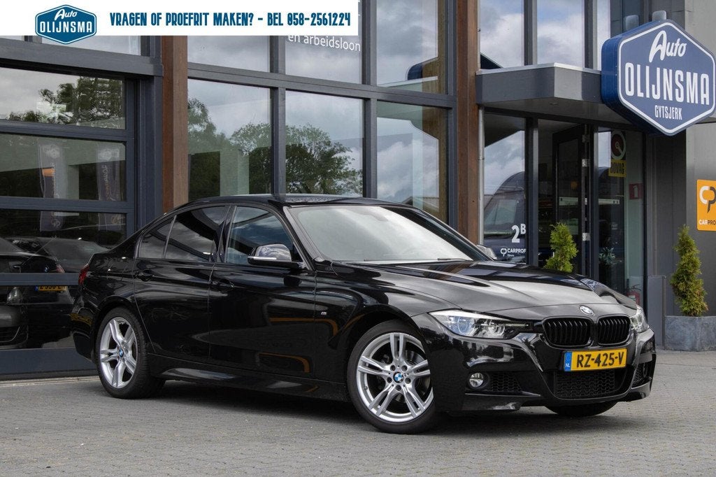 BMW 3-serie 318i Edition M Sport Shadow Executive|Pano|Trekh, Auto's, Automaat, Gebruikt, Zwart, 3 cilinders