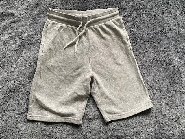 H&M korte grijze joggingbroek, maat 146, zo goed als nieuw!, Kinderen en Baby's, Kinderkleding | Maat 146, Broek, H&M, Ophalen of Verzenden