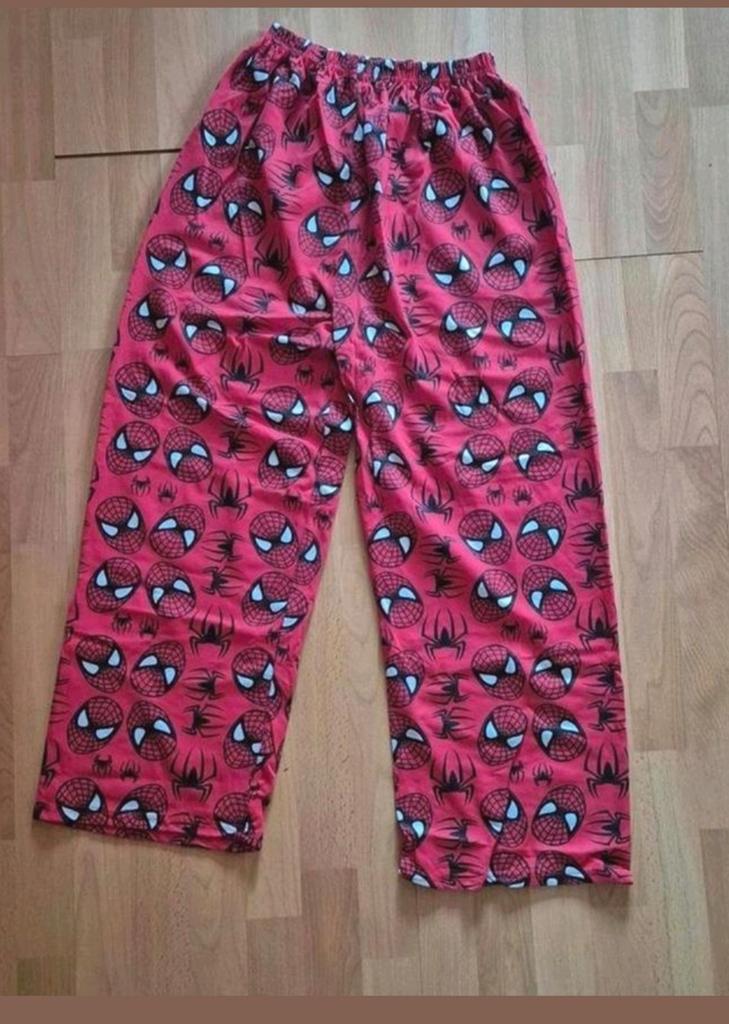 Nieuwe Spiderman pyjamabroek XS/S. De taille is 60 cm, Kleding | Dames, Pyjama's, Ophalen of Verzenden, Nieuw, Maat 36 (S)