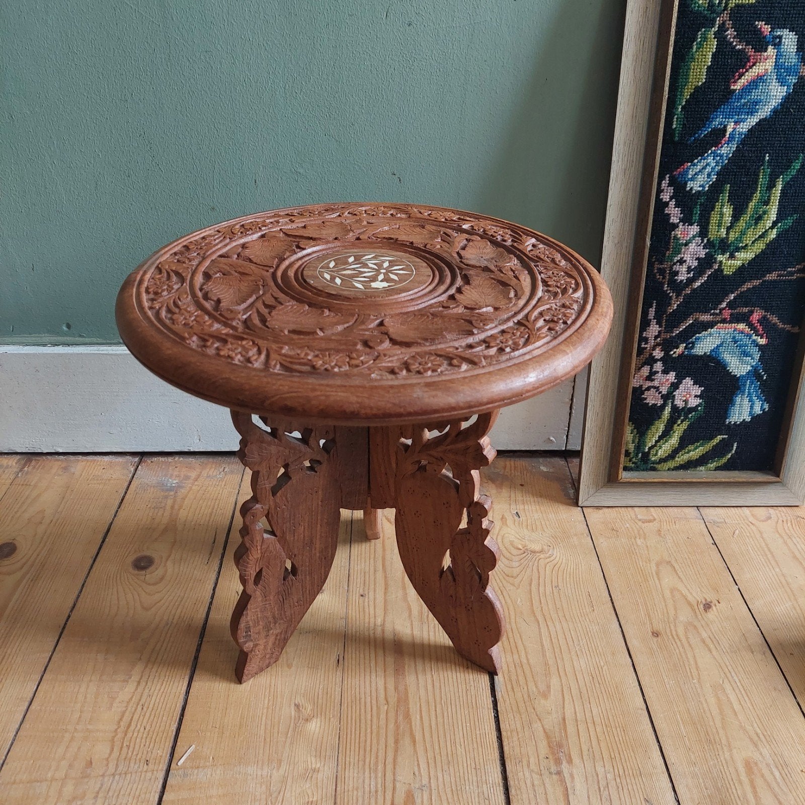 Lucky Vintage Indiaas bijzettafeltje houtsnijwerk, Ophalen of Verzenden