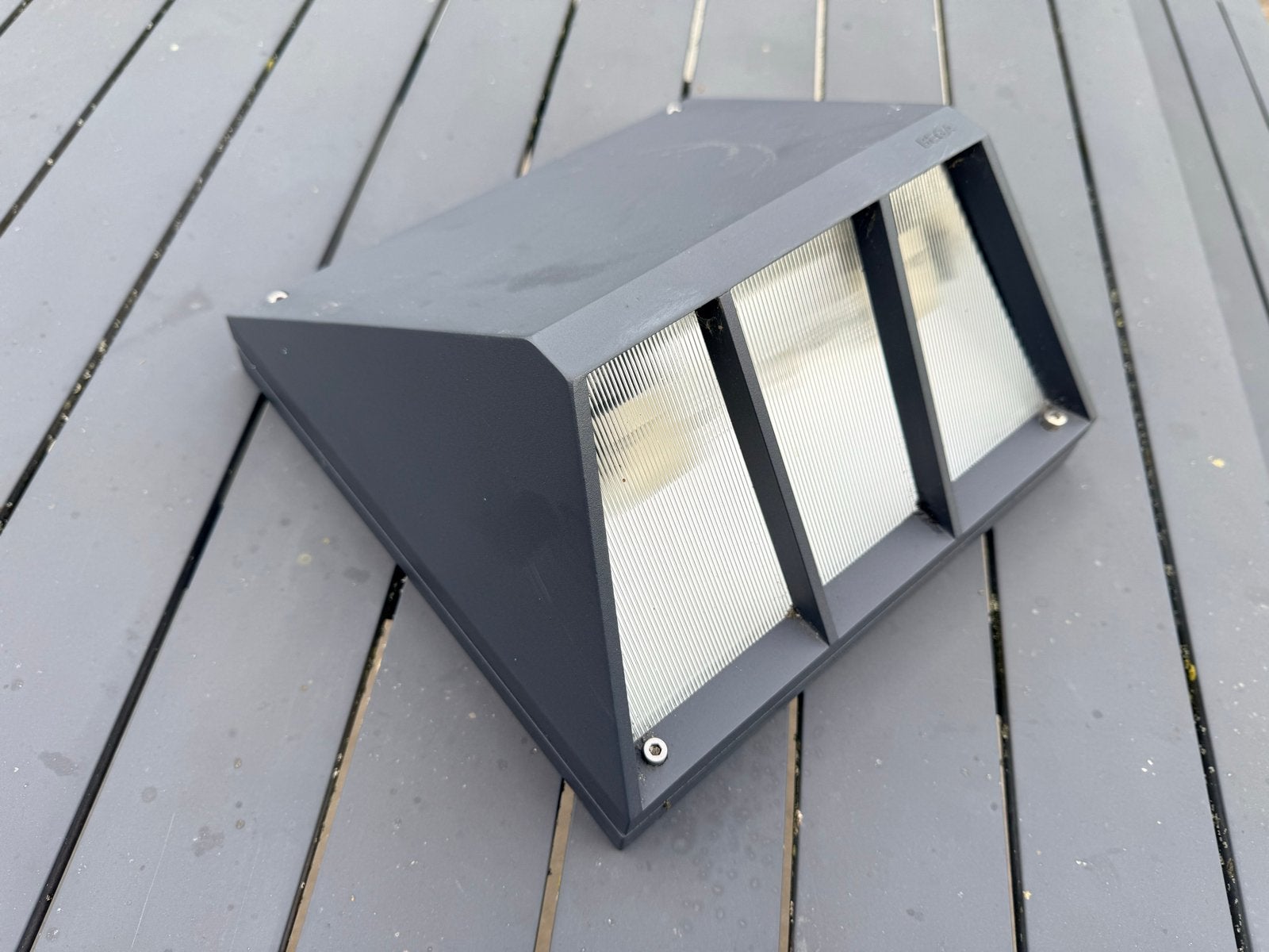3x Bega 2242 buitenlampen in prima staat, Metaal, Overige merken, Gebruikt, Grijs