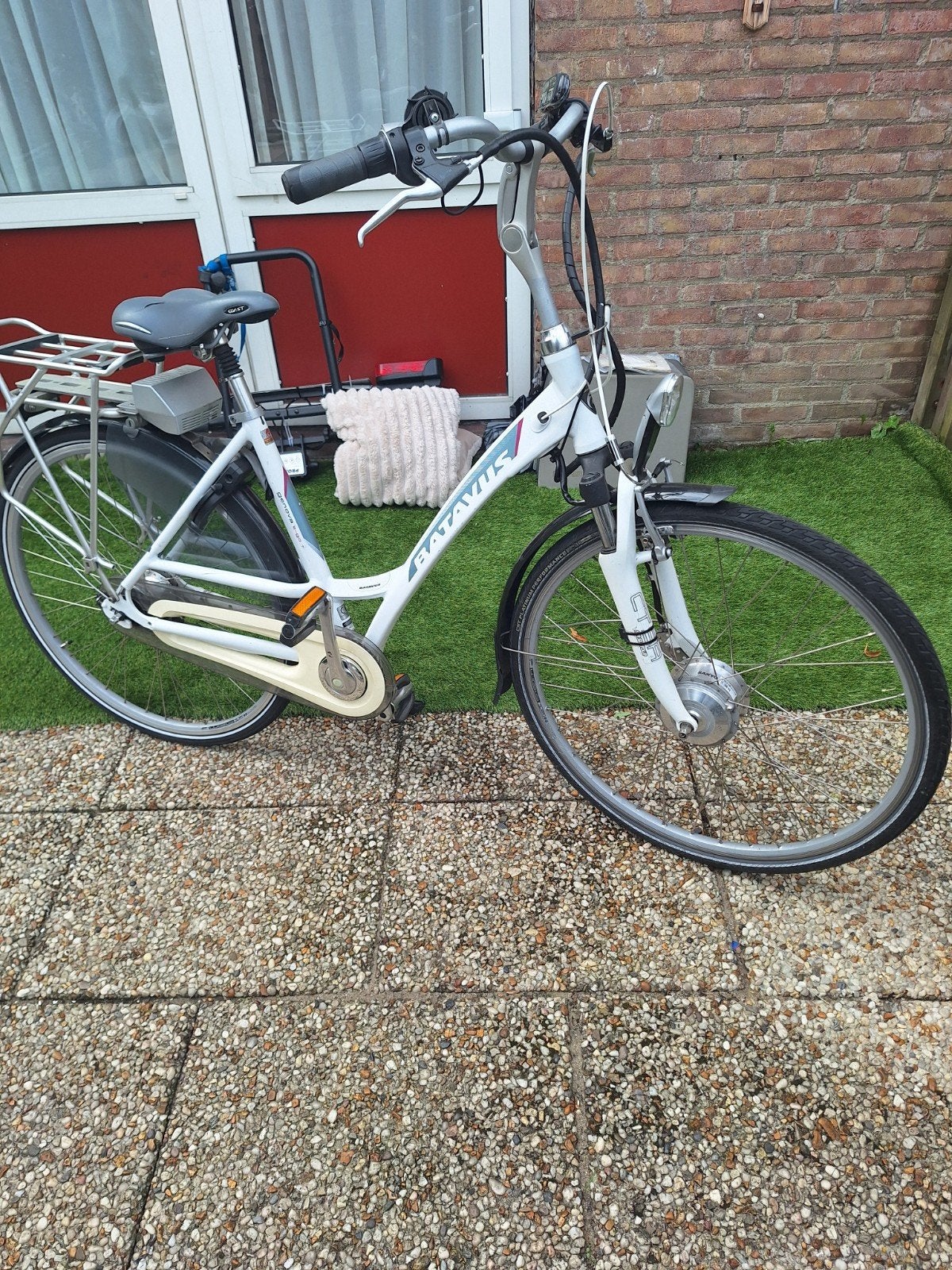Foto 4 van batavus damesfiets8

28 inch 57 cm

fiets is niet meer elect