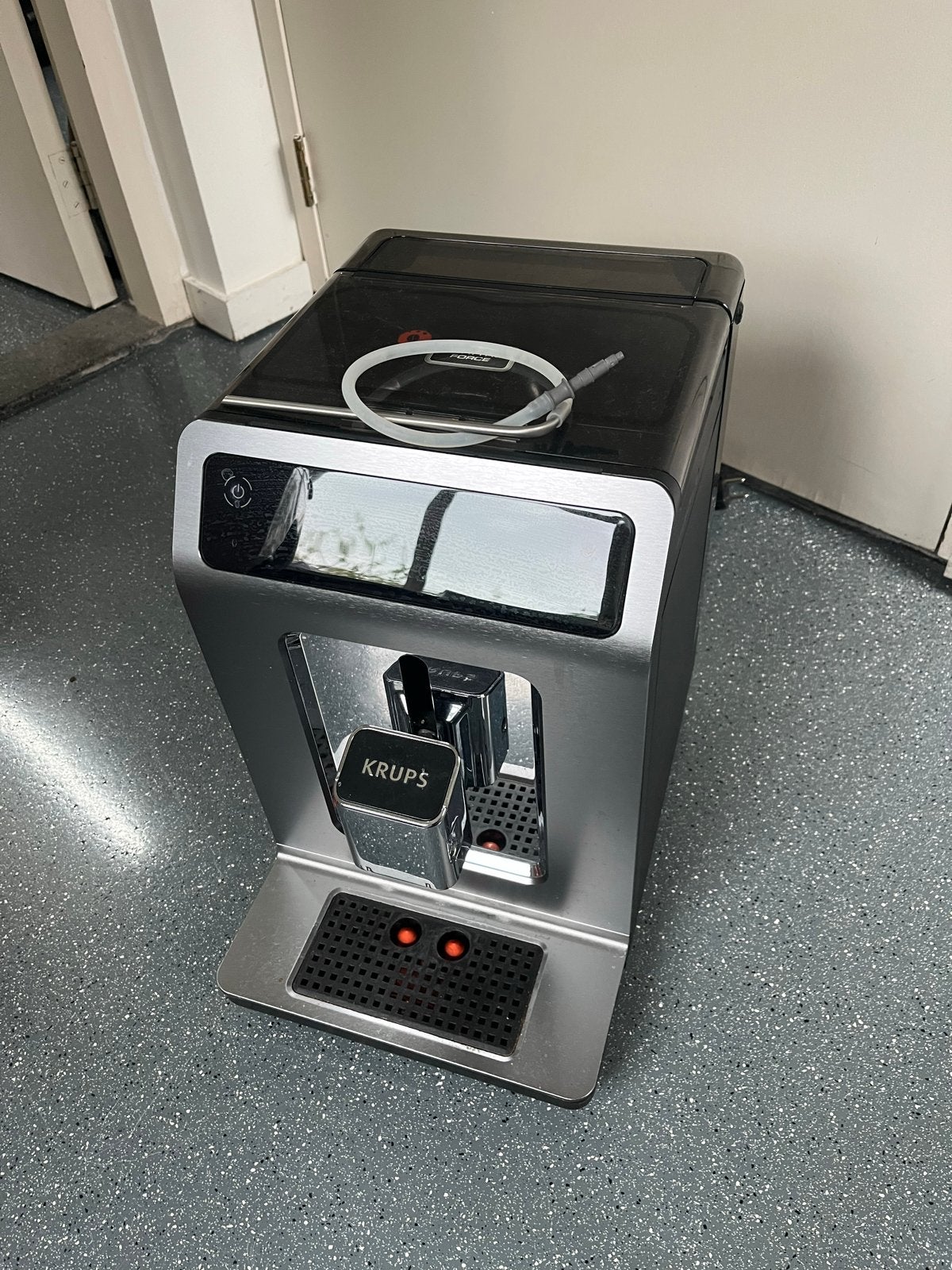 Krups Evidence Plus EA894T volautomatische koffiemachine, Witgoed en Apparatuur, Ophalen, Afneembaar waterreservoir, Gebruikt