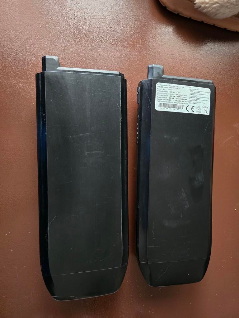 2 x defecte apollo accu 36v, Fietsen en Brommers, Ophalen of Verzenden, Gebruikt