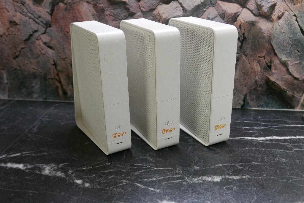 Ziggo SmartWifi Modem, Computers en Software, Ophalen of Verzenden, Zo goed als nieuw, Router met modem, Onbekend