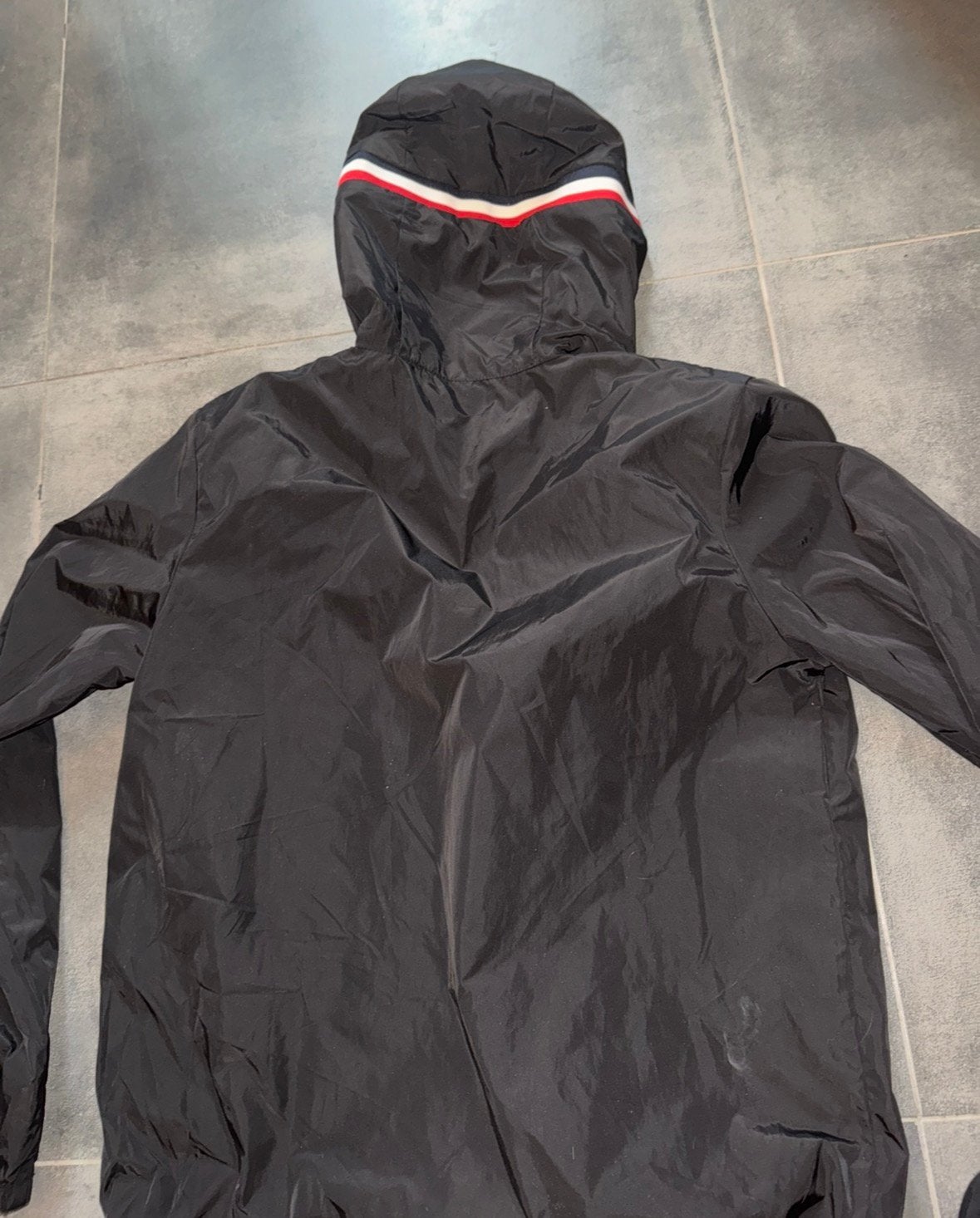Moncler Zwarte Windjack met NFC scan!! Maat S/M, Kleding | Heren, Jassen | Zomer, Ophalen of Verzenden, Zo goed als nieuw, Maat 48/50 (M)