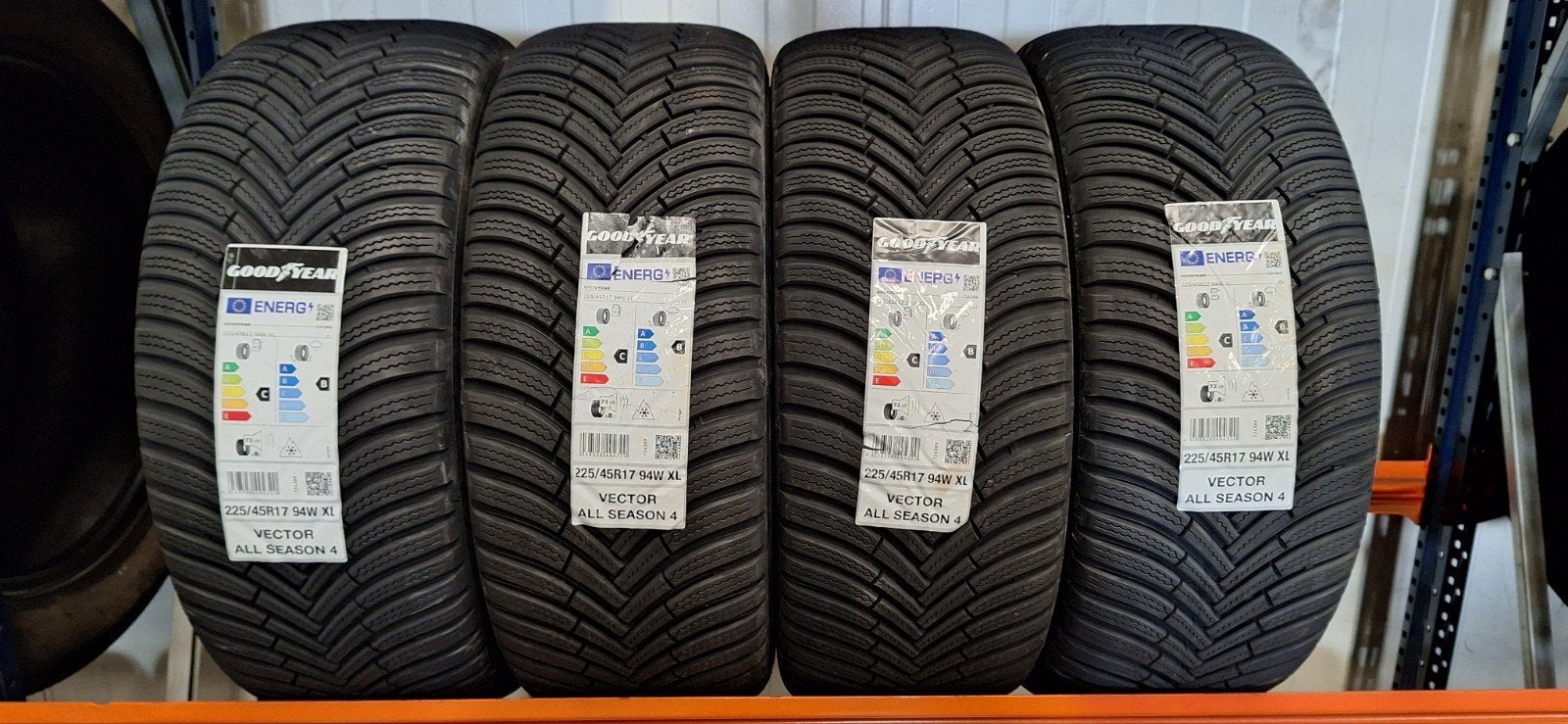 4x nieuwe all season banden Goodyear 225/45R17  2254517, Banden Service Raalte, Info@bandenserviceraalte.nl, Nieuw, 17 inch