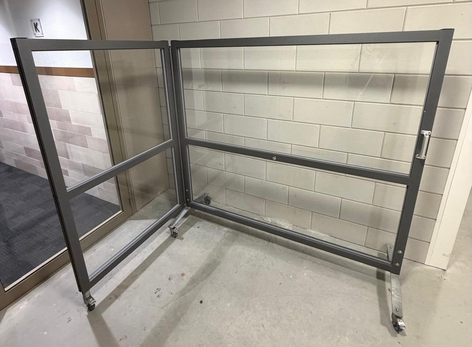 Verplaatsbaar terrasscherm/windscherm op wielen aluminium, Ophalen, Zo goed als nieuw, Knikarmscherm
