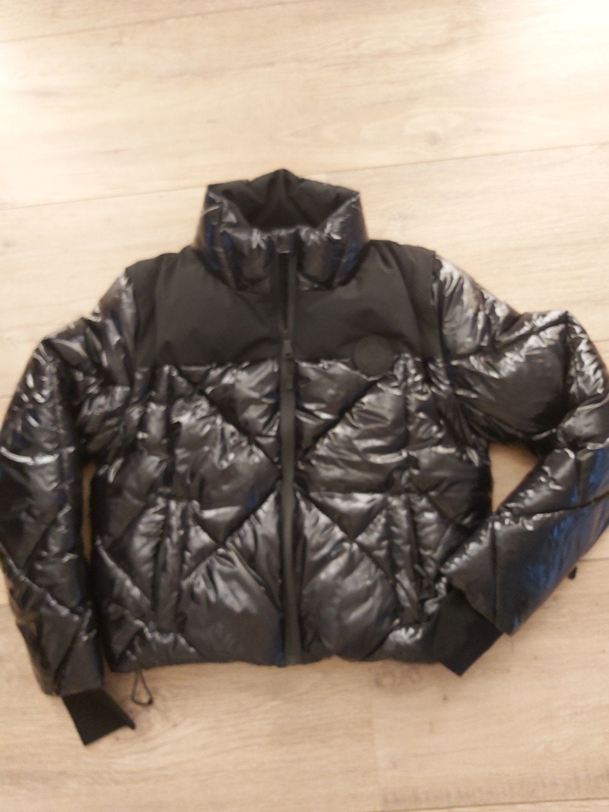 Nikkie by Kate Moss glanzend zwarte pufferjack maat 36, Zwart, Ophalen of Verzenden, Zo goed als nieuw, Nikkie