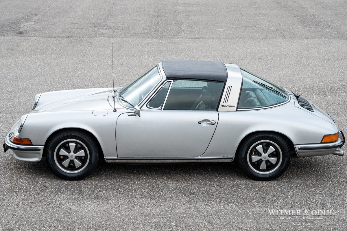 Porsche 911 2.4S Targa Recaro seats (bj 1973), Auto's, Dealer onderhouden, Metallic lak, Gebruikt, Zwart