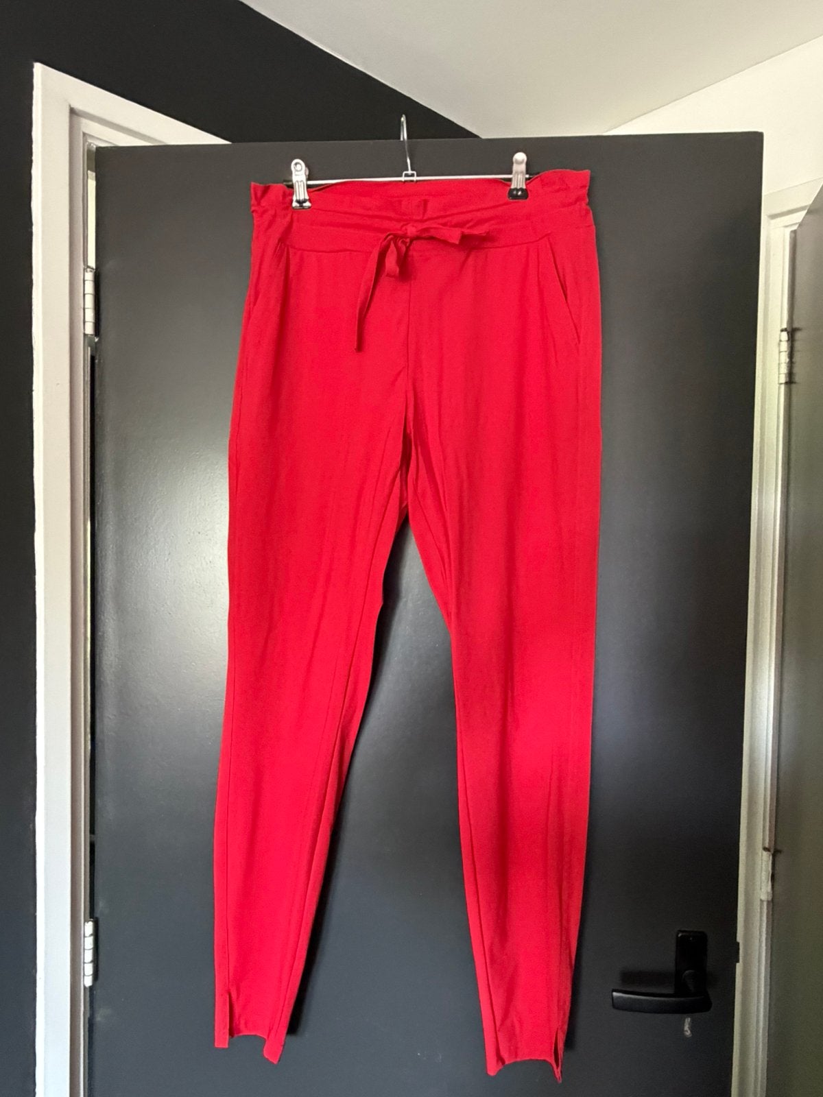 Studio anneloes broek rood M, Kleding | Dames, Maat 38/40 (M), Ophalen of Verzenden, Zo goed als nieuw, Lang
