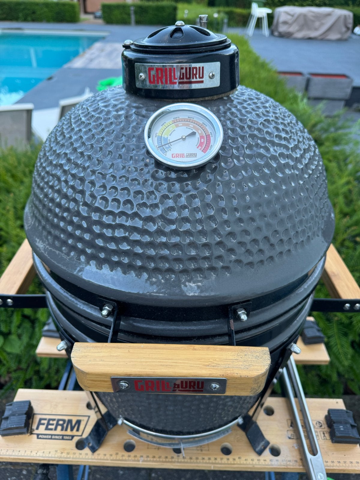 Grill Guru Compact Kamado BBQ met hoes, Tuin en Terras, Gasbarbecues, Ophalen, Zo goed als nieuw