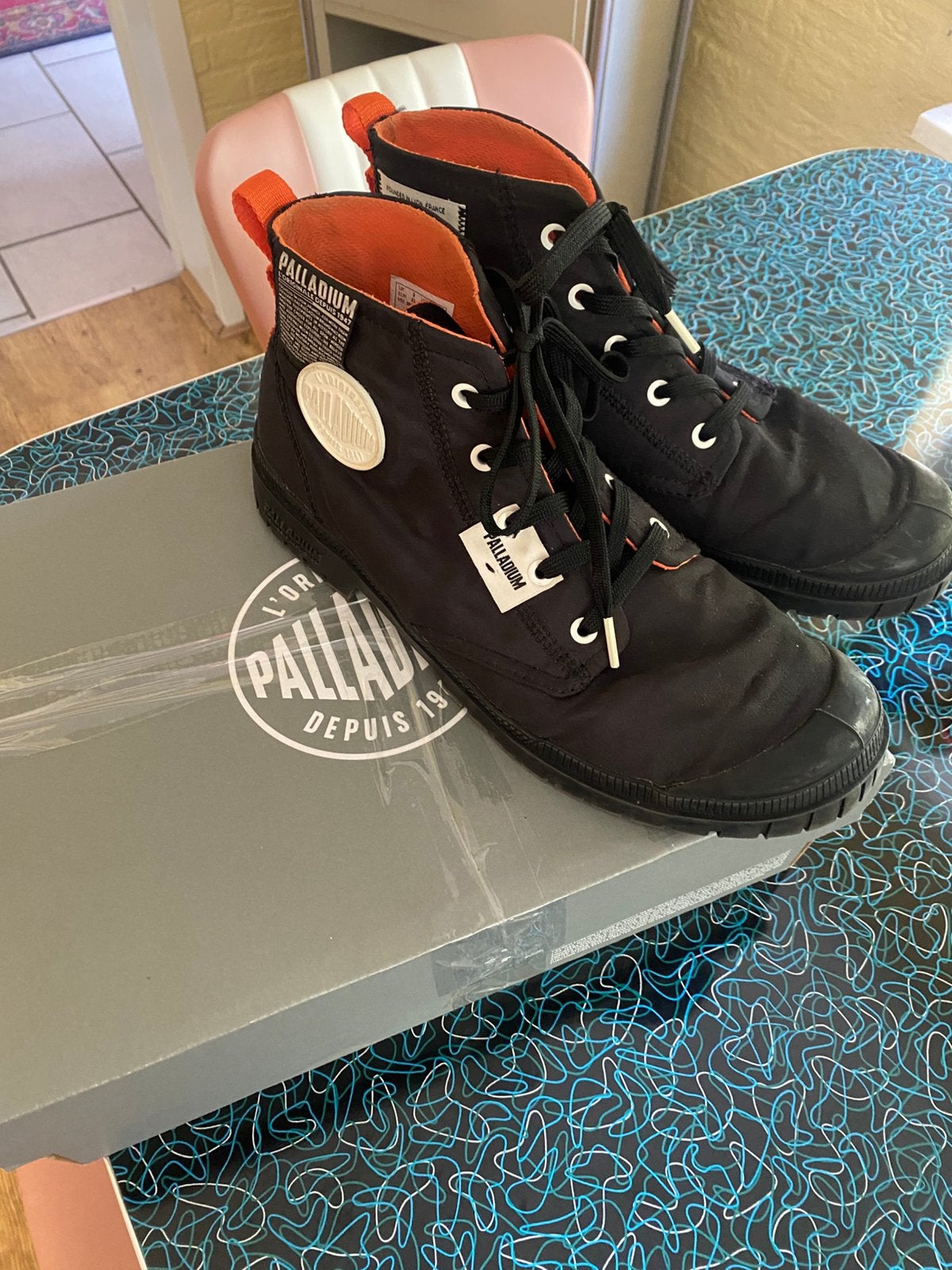 Palladium schoenen maat 43, Ophalen of Verzenden, Zo goed als nieuw, Zwart