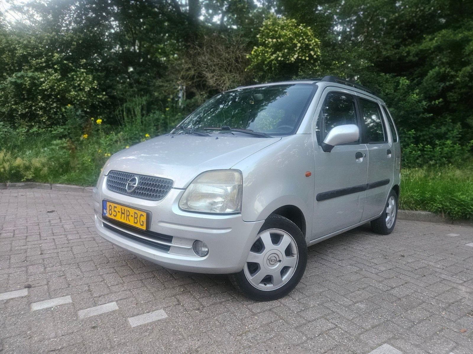 Opel Agila 1.2 I 16V 2001 Grijs, Auto's, Voorwielaandrijving, 74 pk, 31 €/maand, 1199 cc