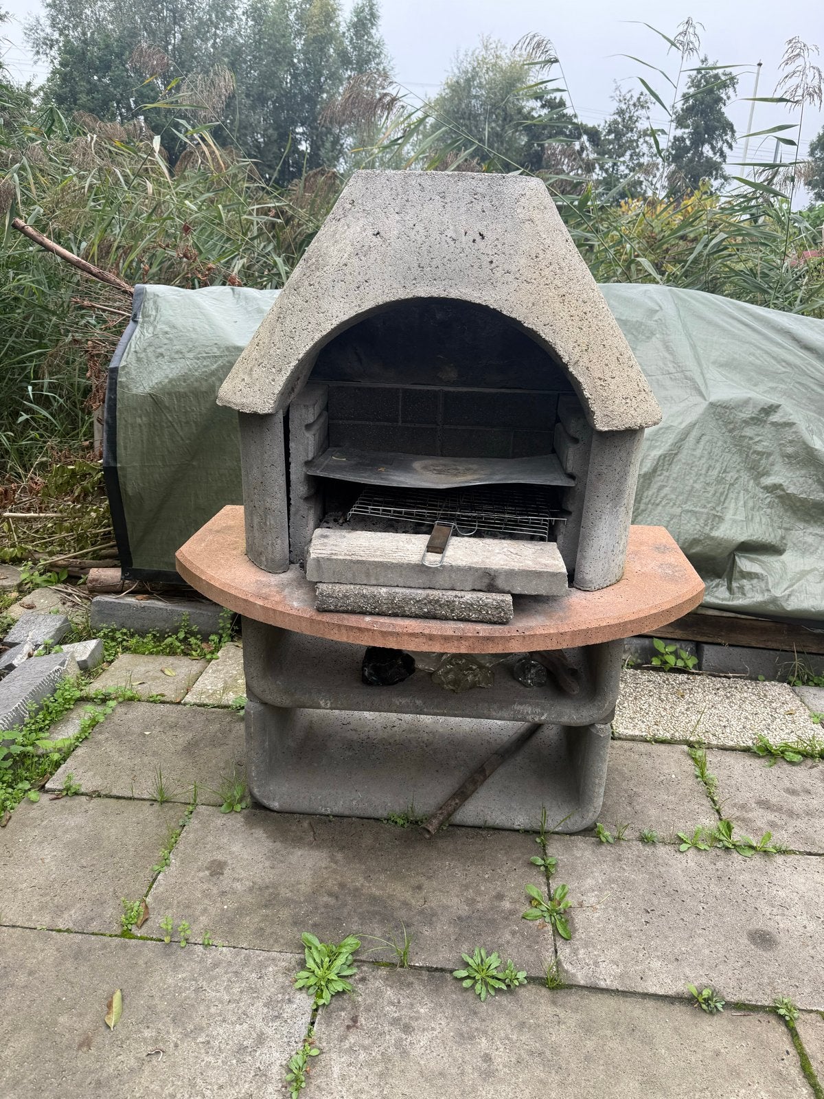 Betonnen buitenhaard/BBQ, Ophalen, Gebruikt