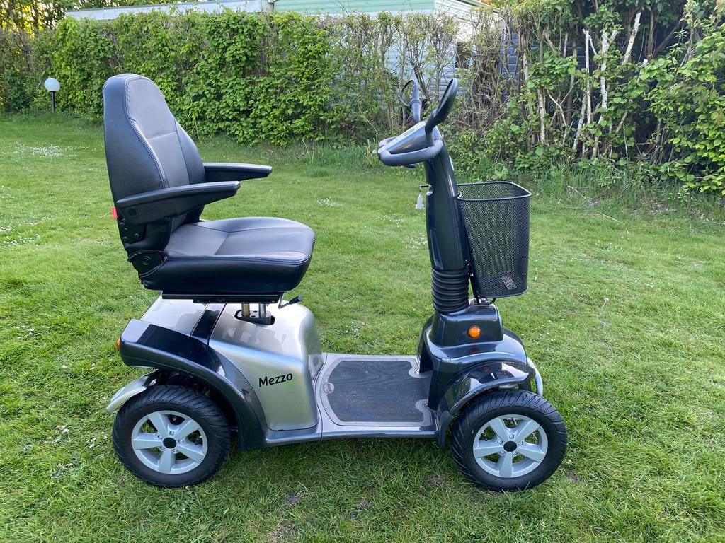 Scootmobiel mezzo 4 met maar 446km, Ophalen, Zo goed als nieuw