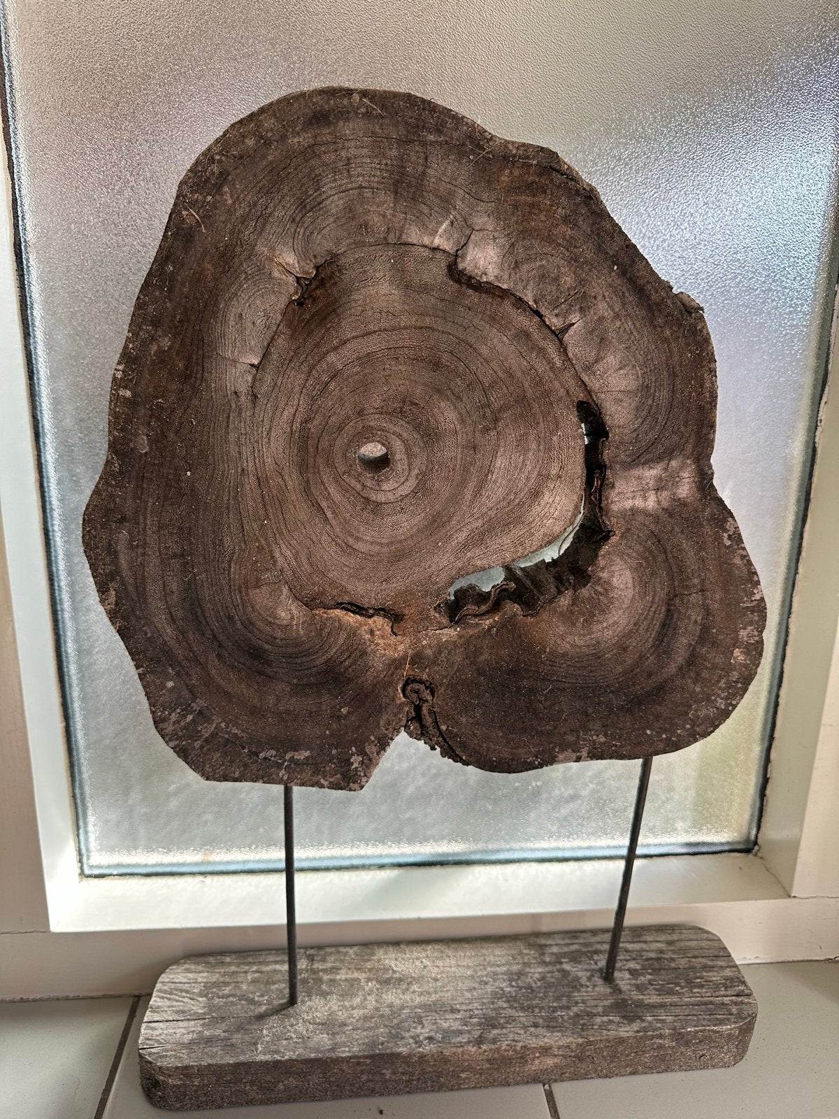 Mooie houten decoratie op standaard, circa 60 cm hoog, Huis en Inrichting, Ophalen, Hout, Gebruikt, Landelijk