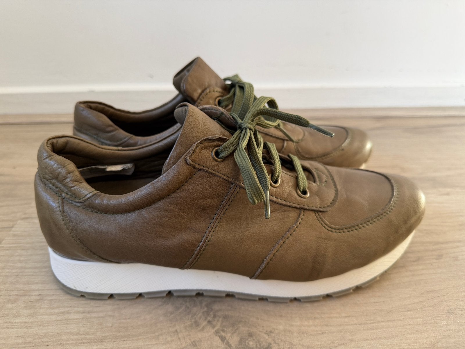 Andrea Conti sneakers maat 39 leer khaki groen, Ophalen of Verzenden, Groen, Sneakers of Gympen, Zo goed als nieuw
