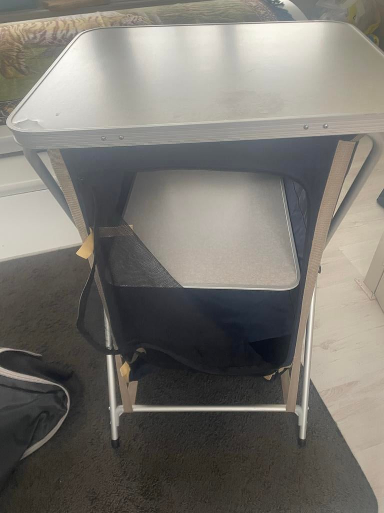 Camping kast met gaasdeur - lichte beschadiging, Ophalen of Verzenden, Gebruikt