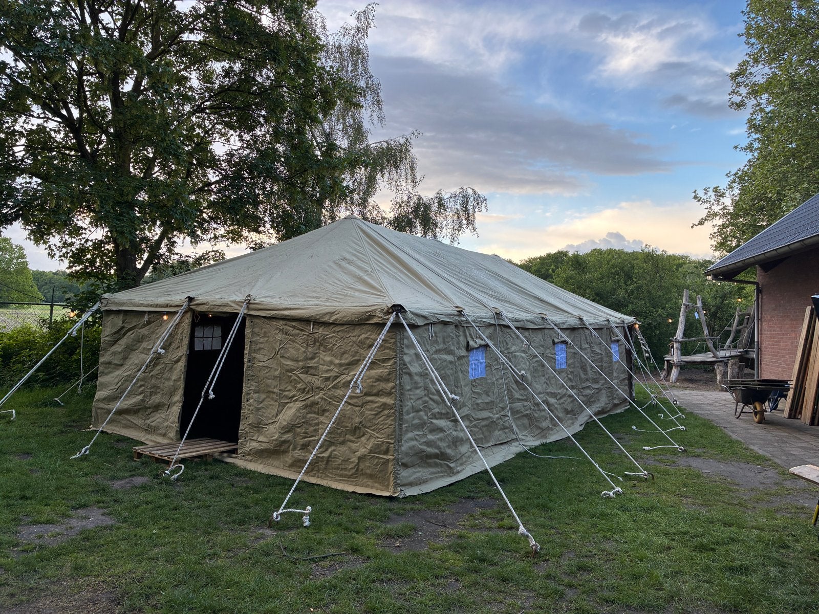 Zandkleurige Legertent 5x10m, Caravans en Kamperen, Ophalen, Gebruikt, Meer dan 6