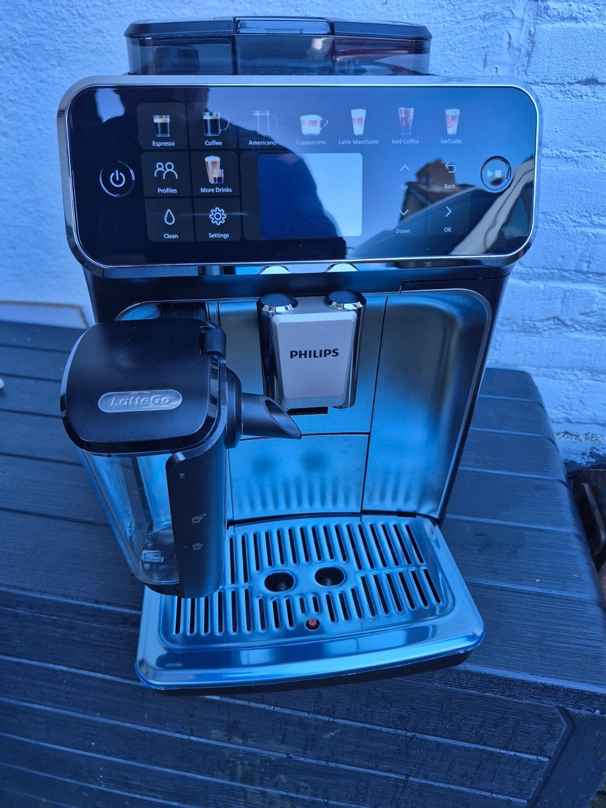 Philips lattego 5500 koffiemachine in hele nette staat k, Witgoed en Apparatuur, Afneembaar waterreservoir, Verzenden, Koffiemachine