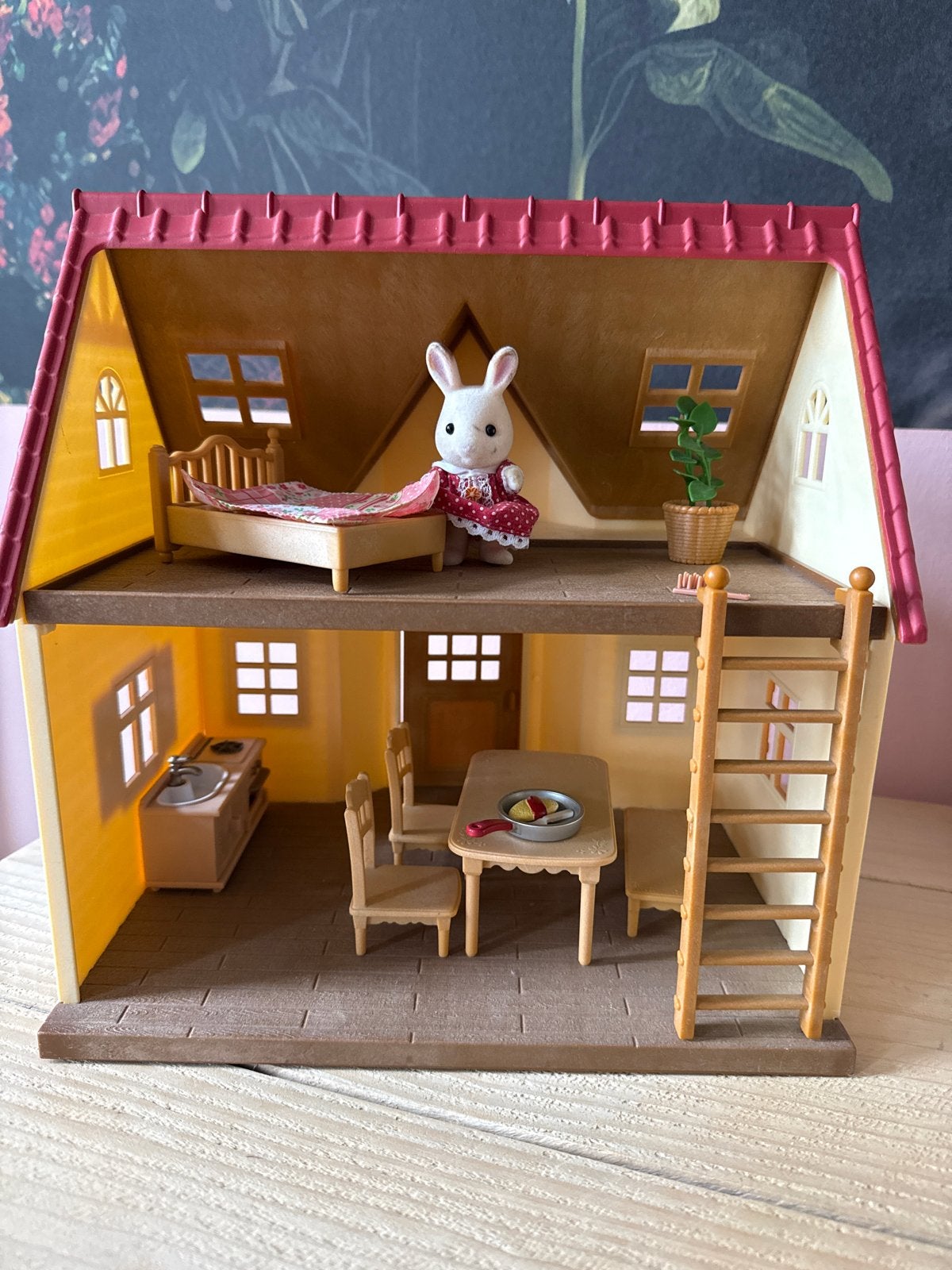 Sylvanian Families Huis met Meubels en Konijn, Ophalen of Verzenden, Zo goed als nieuw, Jongen of Meisje