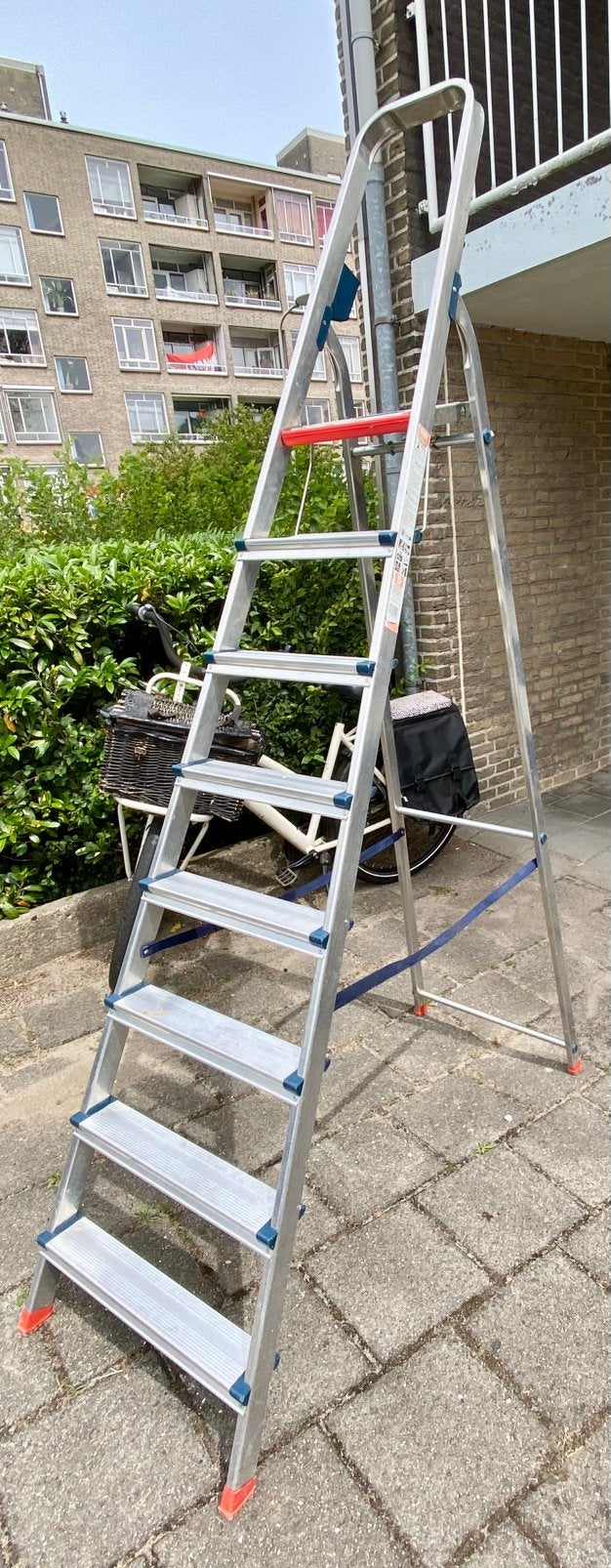 Altrex aluminium trap met 8 treden, werkhoogte: 170 cm, Ophalen, Trap, Zo goed als nieuw, Opvouwbaar of Inschuifbaar