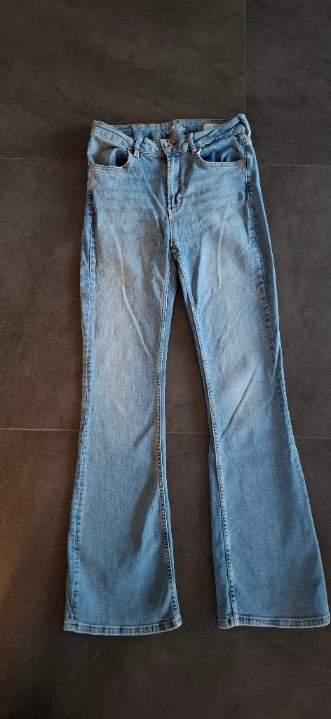 Blauwe spijkerbroek maat 29. Cotton Club dameskleding- jeans, Kleding | Dames, Spijkerbroeken en Jeans, Blauw, Ophalen of Verzenden