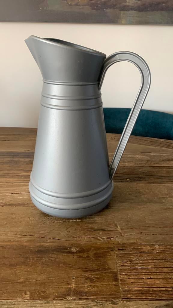 Grote plastic gieter inhoud is 5 liter, Ophalen, Kunststof