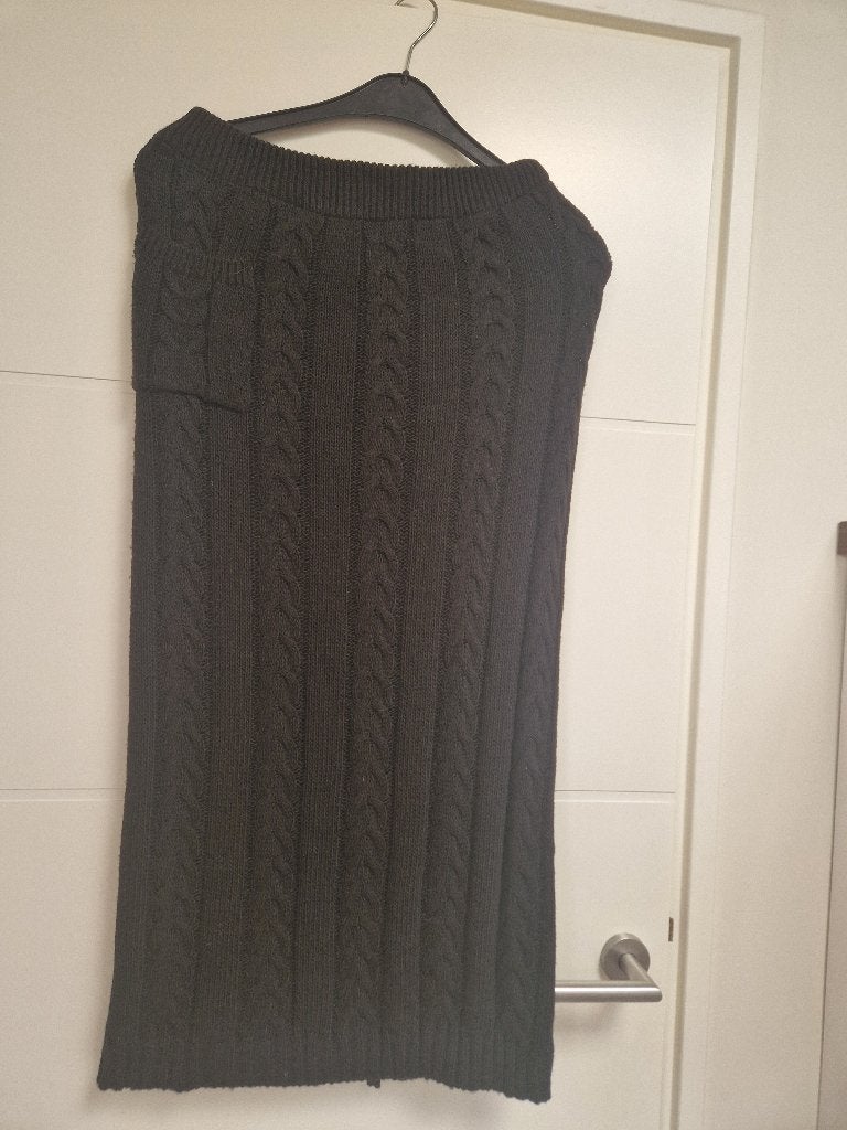 zwarte gebreide maxi rok, maat L, Zwart, Maat 42/44 (L), Ophalen of Verzenden, Zo goed als nieuw